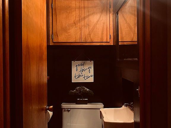 1/2 bath