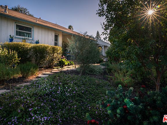 5th image of 20738 Archwood St