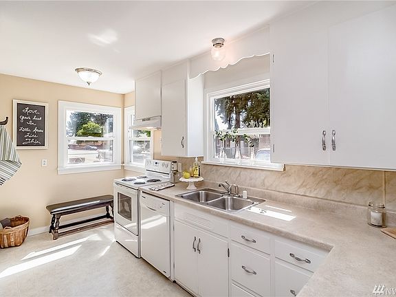 4th image of 902 Beach Ave