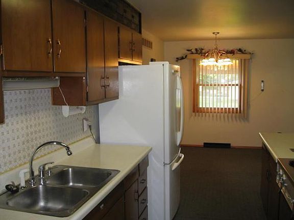 5th image of 7924 Marshall Pl