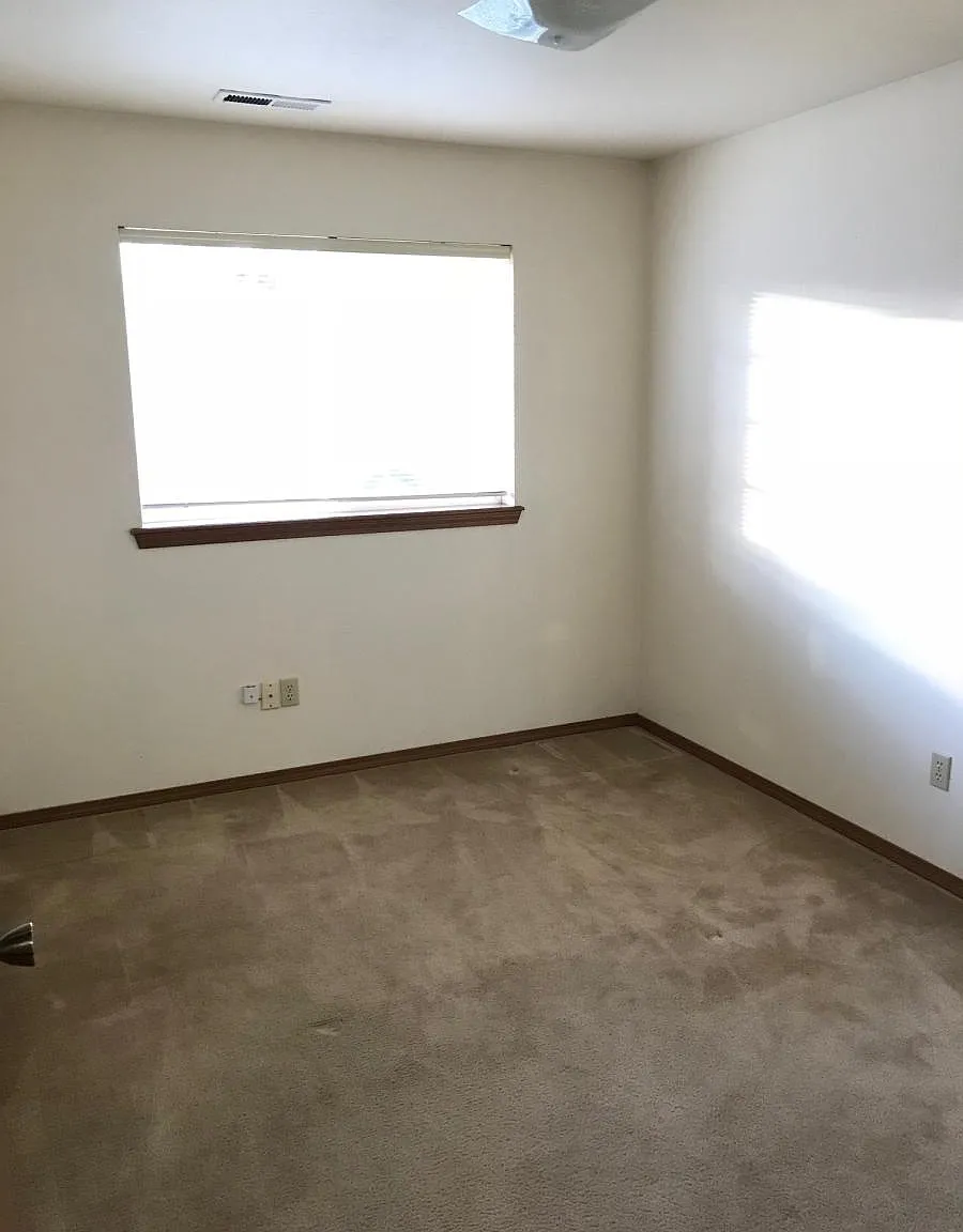 3 bed, 1200 sqft, $1,700 — Photo 4