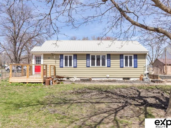 118 W 6th St, Mead, NE 68041