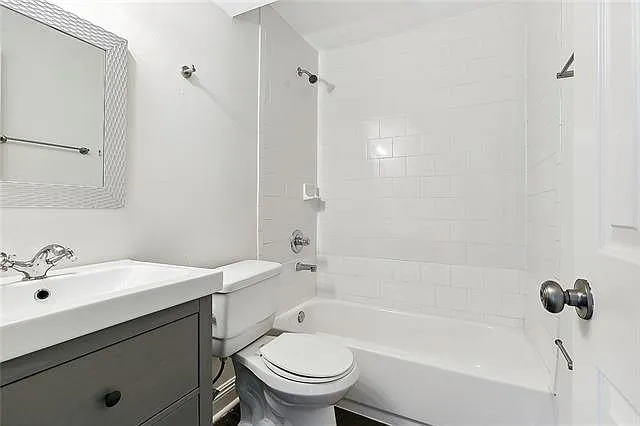 2013 S Liberty St #304 — Photo 12