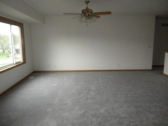 3rd image of 303 Valley St
