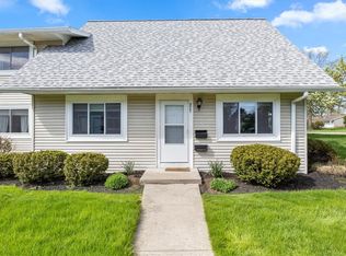 577 Eastbrooke Ln, Rochester, NY 14618