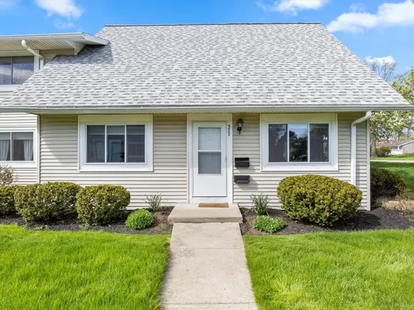 577 Eastbrooke Ln, Rochester, NY 14618