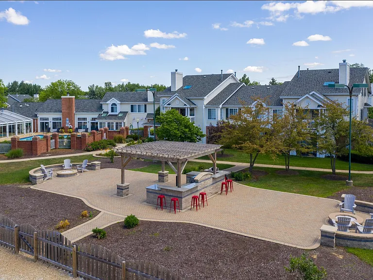 Arbors of Brookdale — Photo 14