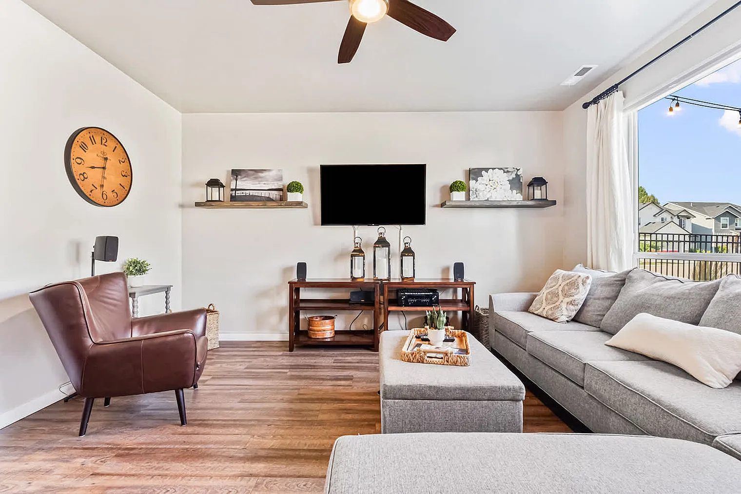 3 bed, 2.0 bath, 559 sqft, $6,900 — Photo 1