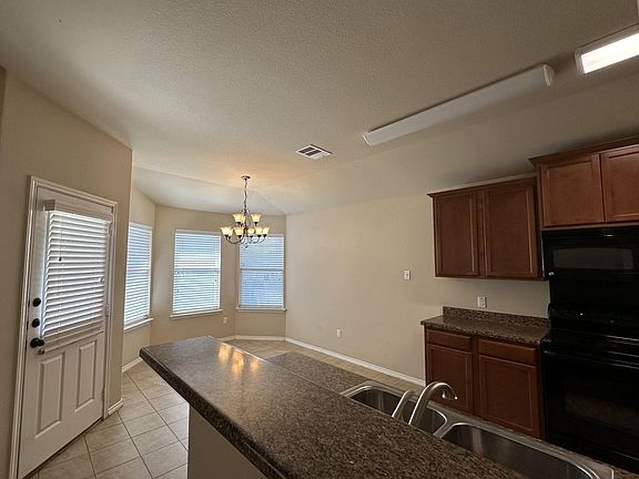 5th image of 5306 English Oak Dr