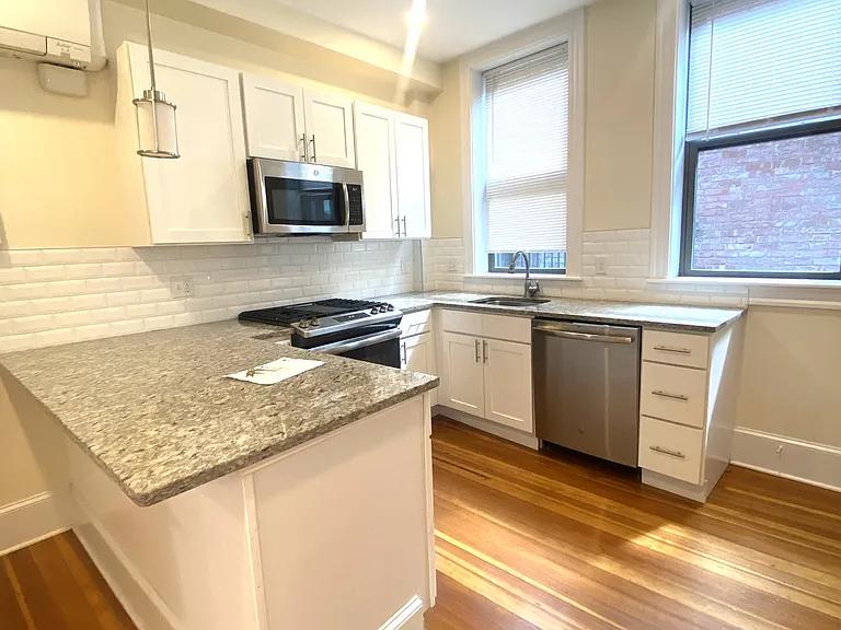 11 Seaverns Ave #11-3R — Photo 7