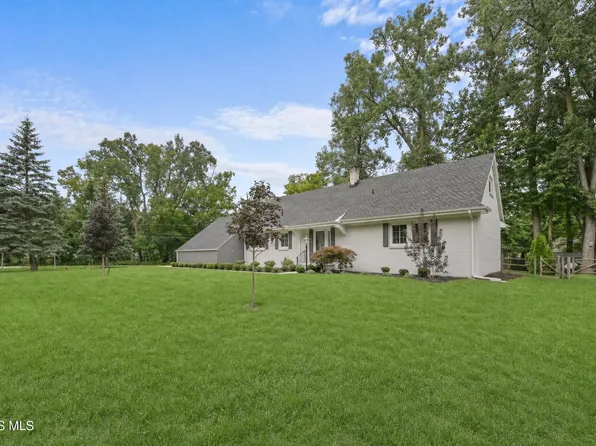 6044 Indian Trl, Sylvania, OH 43560