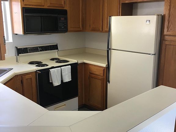 4th image of 3210 Sweetwater Ave