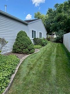 3rd image of 242 E Timberlane Dr