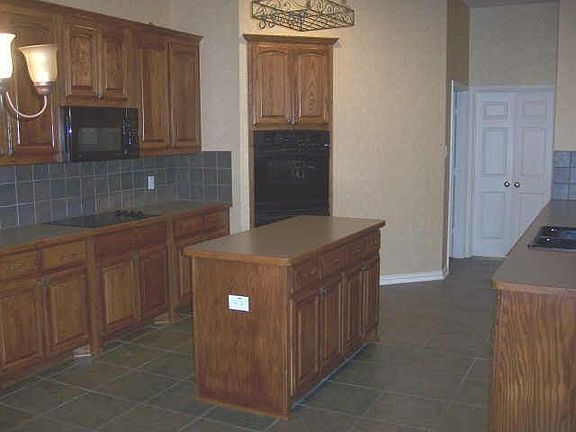 3rd image of 2554 Sir Tristram Ln
