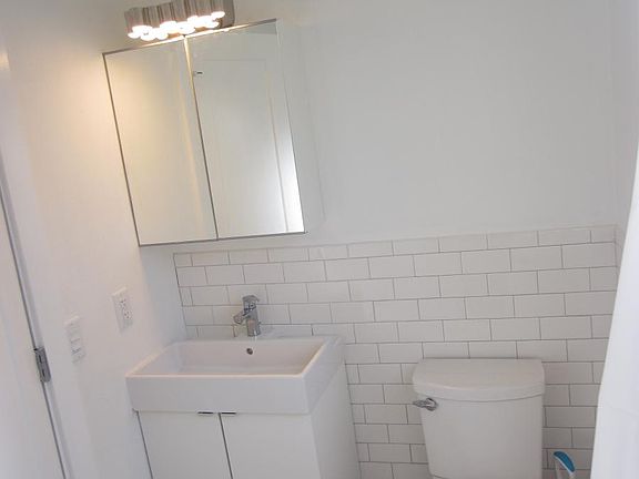 2nd image of 1111 Washington Ct APT 1