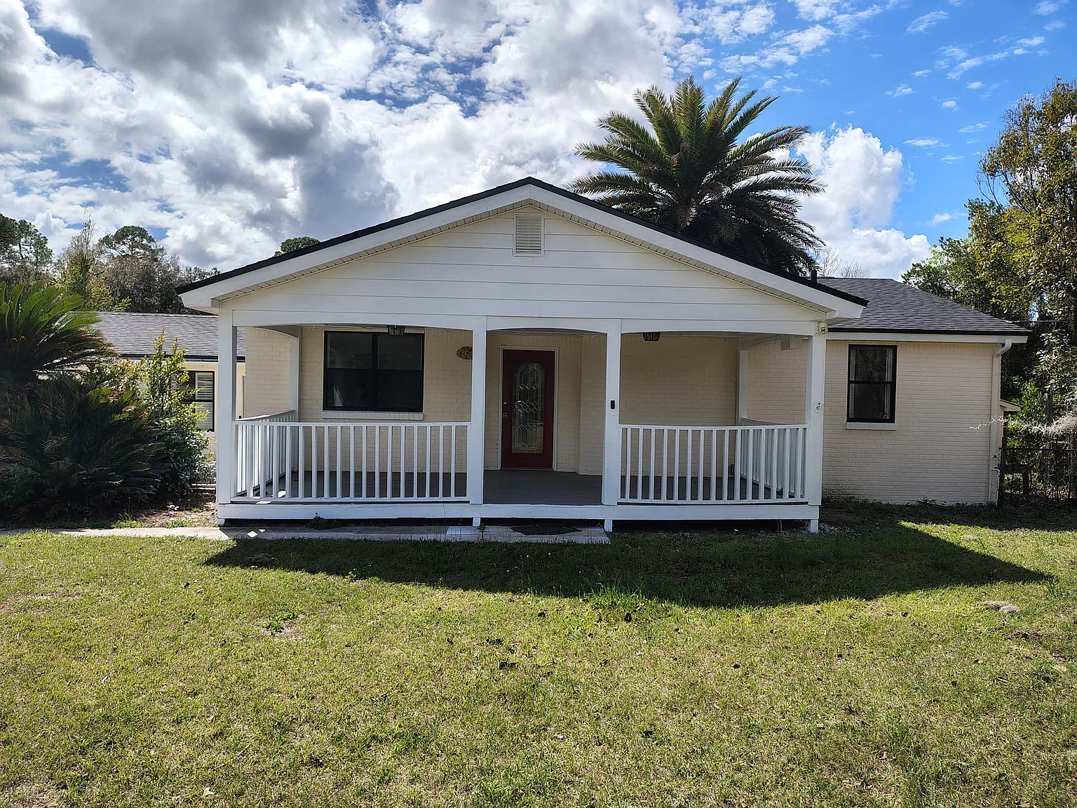 471 Logan Ave — Photo 1