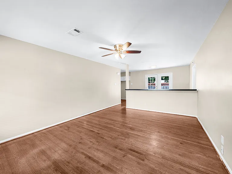 402 Vernet St — Photo 16