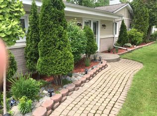 3845 Iris Dr, Waterford, MI