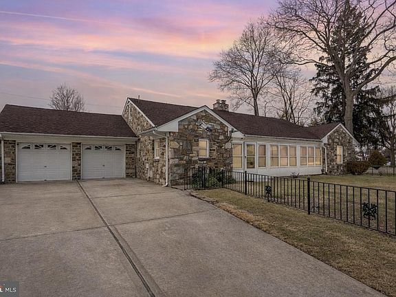 2nd image of 1114 Salem Rd