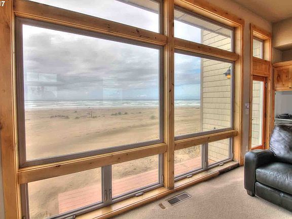 5th image of 114 NW Oceania Dr