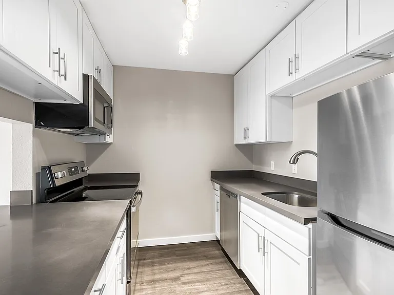Leschi View Apartments — Photo 3