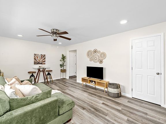 5th image of 2355 Hibiscus Dr