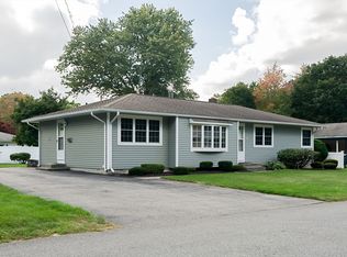 4 Horseshoe Dr, Auburn, MA 01501
