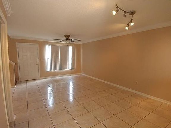 4th image of 6220 Yorktown Dr #15