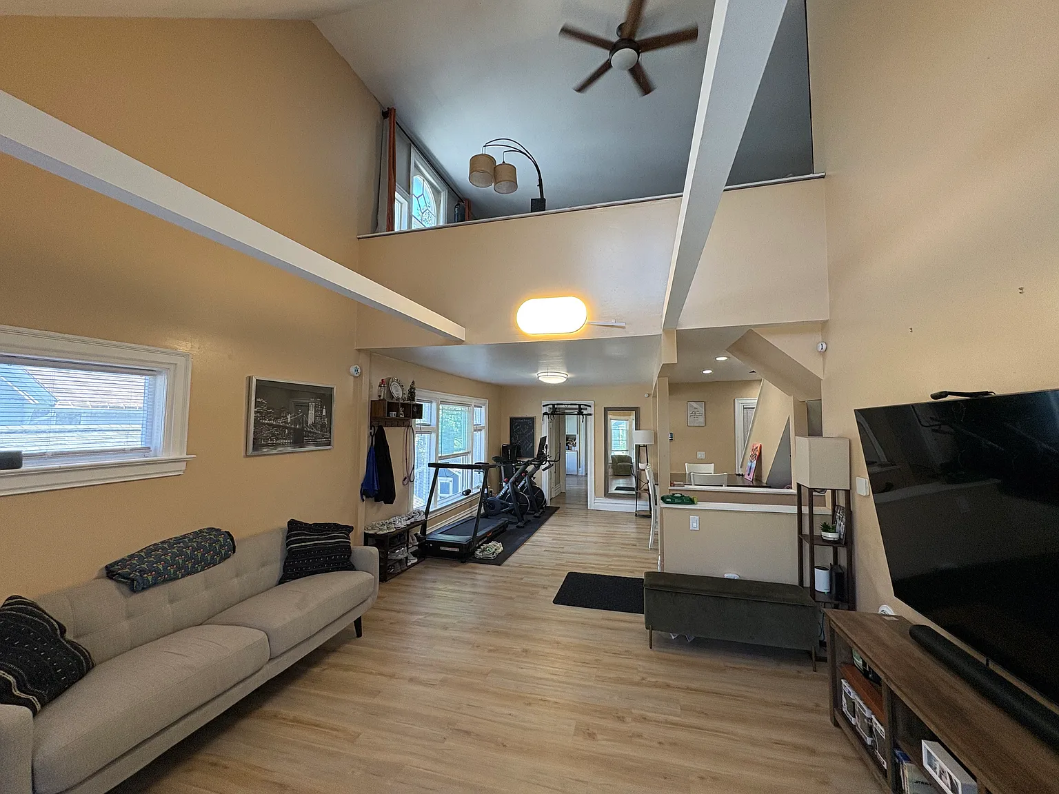 2 bed, 1600 sqft, $1,800 — Photo 1