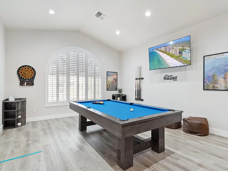 4637 E Fernwood Ct — Photo 2