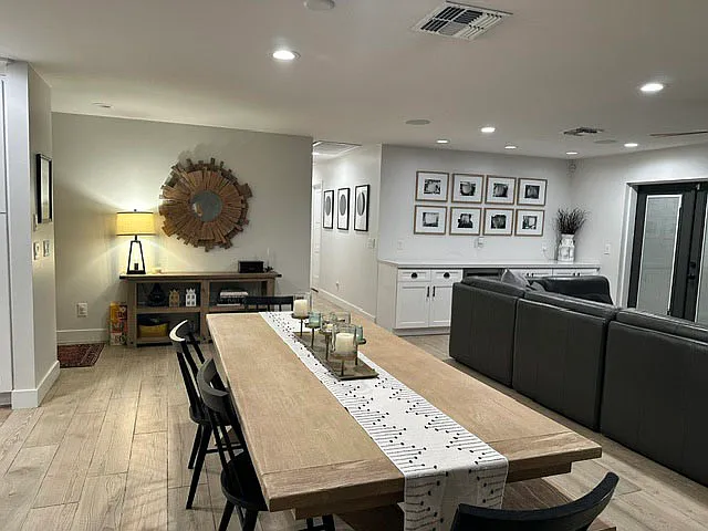 301 E Royal Palm Rd — Photo 18