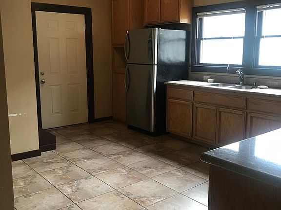2nd image of 1915 4th St APT A