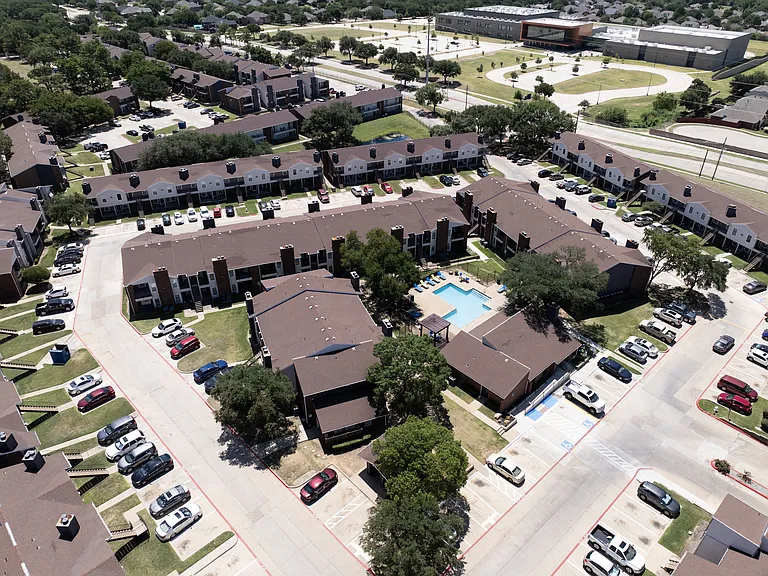 Oak Tree Village — Photo 54