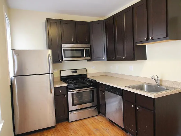 4027 N Monticello Ave — Photo 1