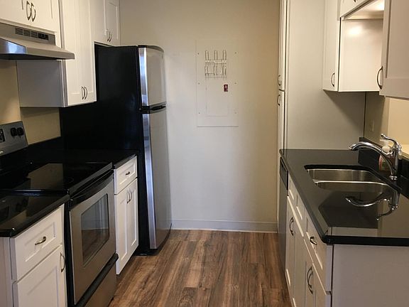 3rd image of 607 E Woodland Park Ave #410