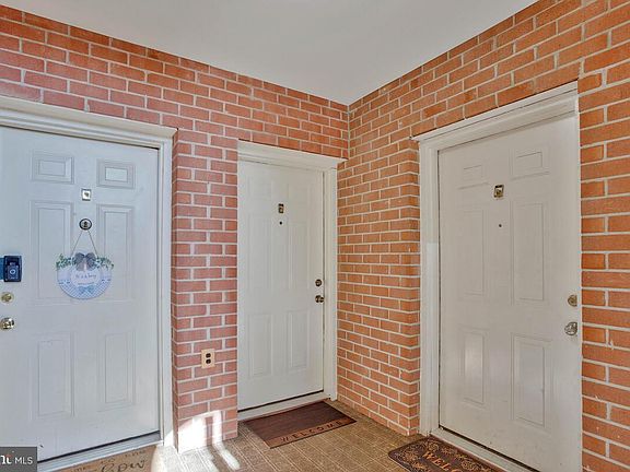 5th image of 105 Water Fountain Way Unit 202