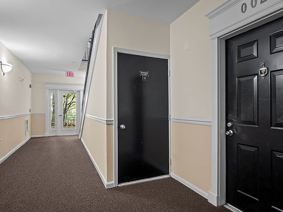 4th image of 1509 N Point Dr APT 2