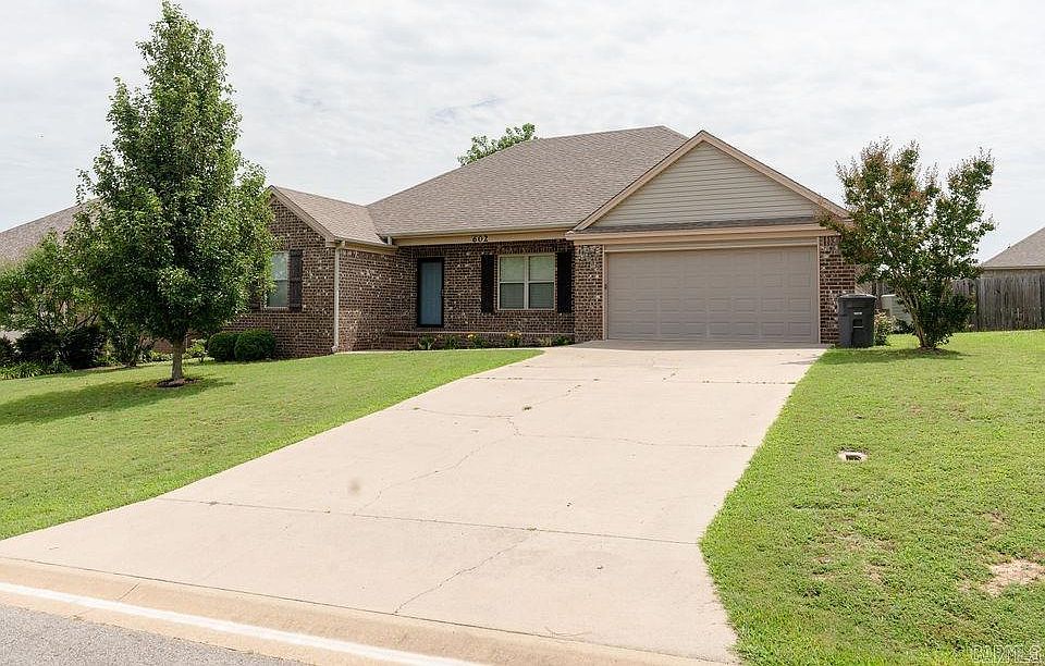 1st image of 602 Samuel Loyce Dr