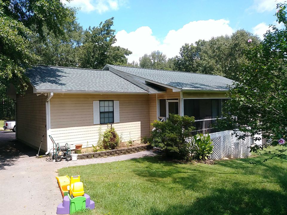 2nd image of 487 Pleasant Valley Rd