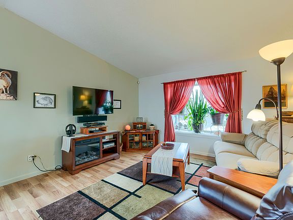 b Living Room (01).jpg