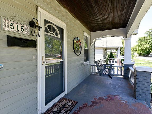 3rd image of 515 Parkview Dr