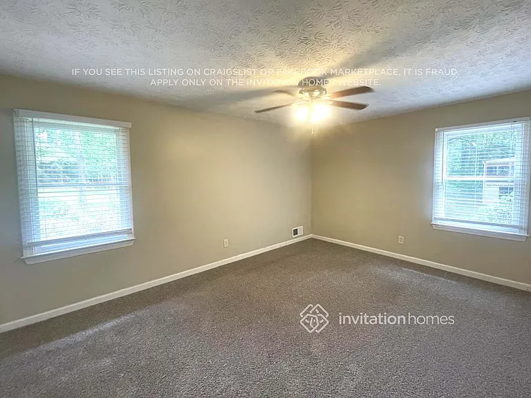 3952 Butterfield Dr NW — Photo 7