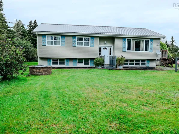 28 Penney Rd, South Side, NS B0W 1P0