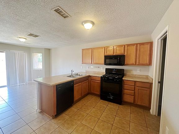 4th image of 1261 La Fonda St