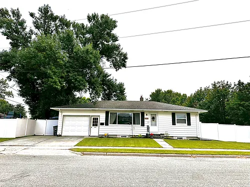 1525 13th Ave N Photo 1
