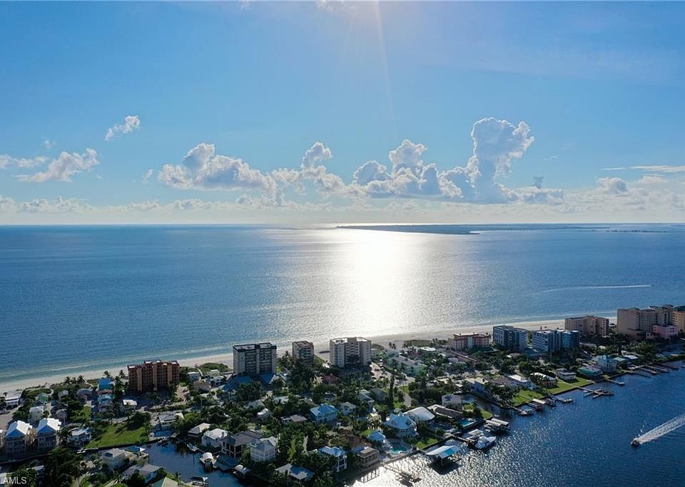 1st image of 510 Estero Blvd #302