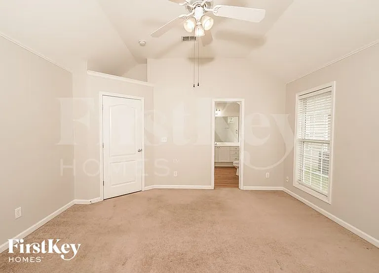 138 Village Dr — Photo 8