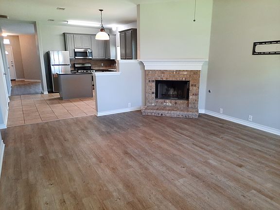 4th image of 20934 Mandrake Dr