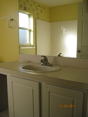 4th image of 2523 SW 23rd Ave