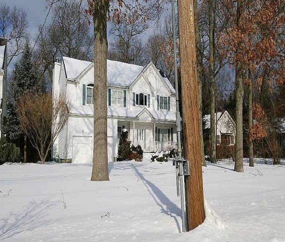 2nd image of 213 Clay Pitts Rd